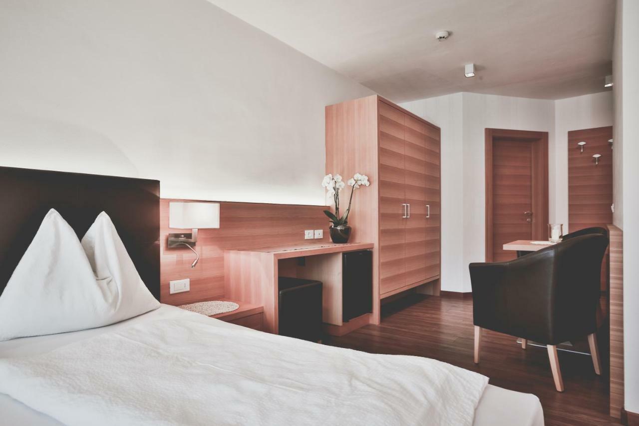 Seppmair Hotell Lagundo Exteriör bild